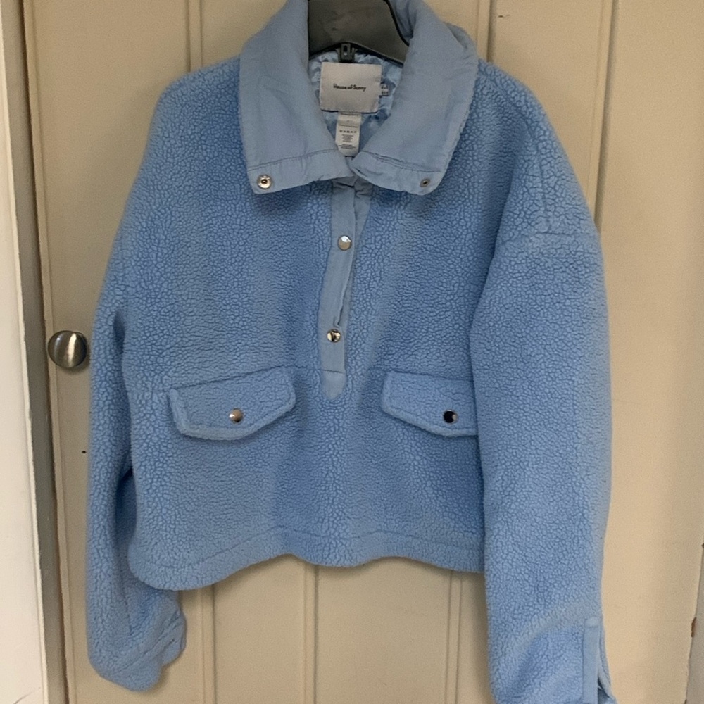 House of Sunny cropped fuzzy pullover- 6/M
